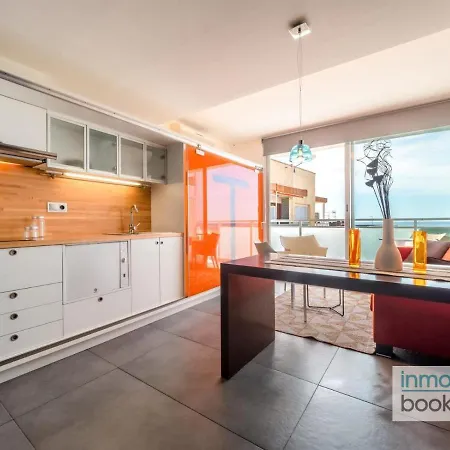 Sun Maripaz, Frontal Al Mar Y Parking Apartment